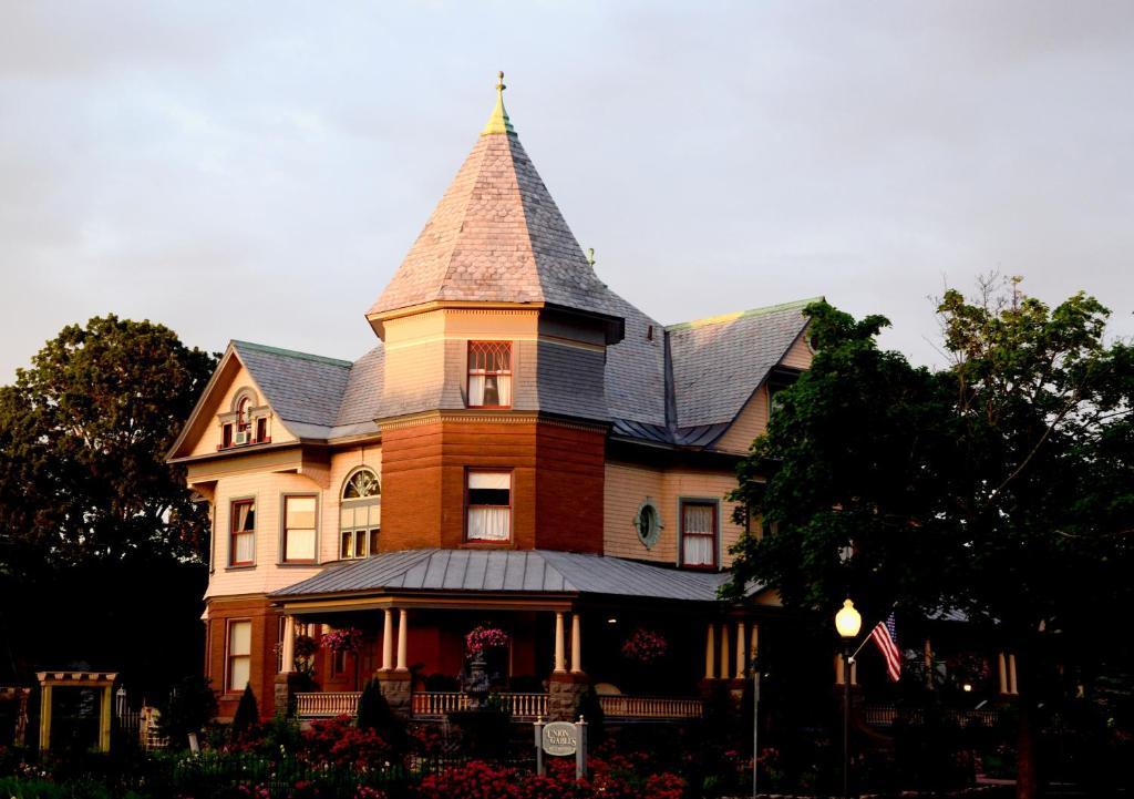 Union Gables (Adults Only) Hotel ซาราโทกาสปริงส์ ภายนอก รูปภาพ