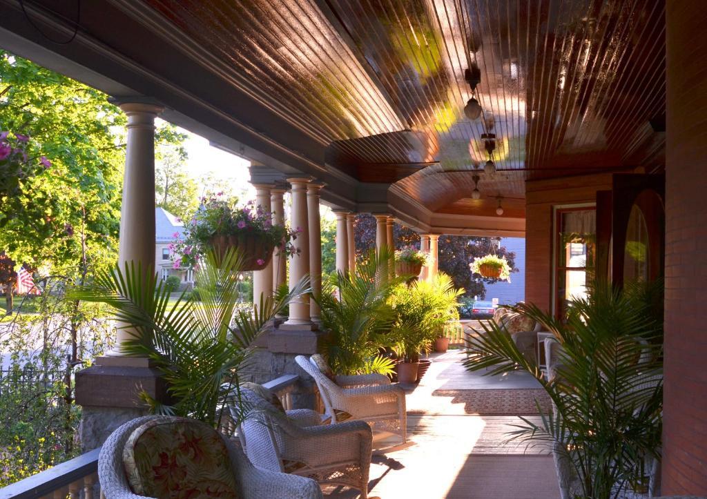 Union Gables (Adults Only) Hotel ซาราโทกาสปริงส์ ภายนอก รูปภาพ